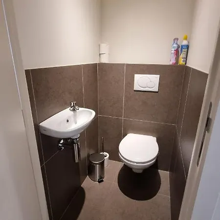 Daire Sans Souci Superior - Ruim, Lichtrijk Met Prive Parking *